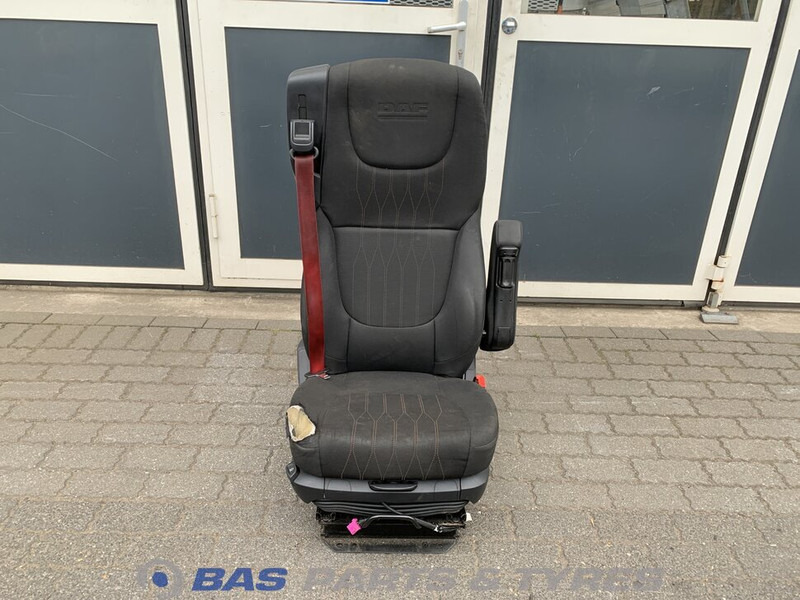 DAF CF Euro 6 Chauffeursstoel DAF 2104662 - Asiento para Camión: foto 1 DAF CF Euro 6 Chauffeursstoel DAF 2104662 - Asiento para Camión: foto 1