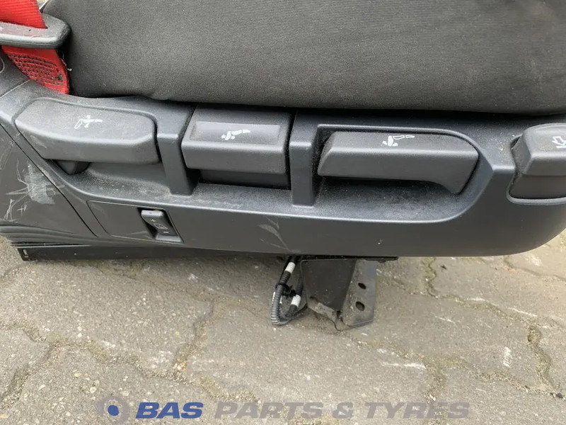 DAF CF Euro 6 Chauffeursstoel DAF 2104662 - Asiento para Camión: foto 5 DAF CF Euro 6 Chauffeursstoel DAF 2104662 - Asiento para Camión: foto 5