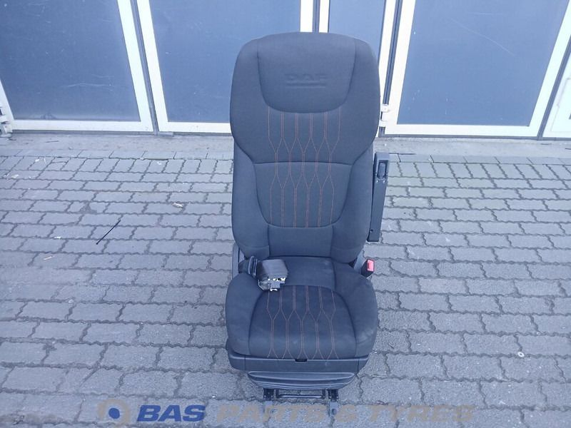 DAF LF Euro 6 Bijrijdersstoel DAF 1715495 - Asiento para Camión: foto 1 DAF LF Euro 6 Bijrijdersstoel DAF 1715495 - Asiento para Camión: foto 1