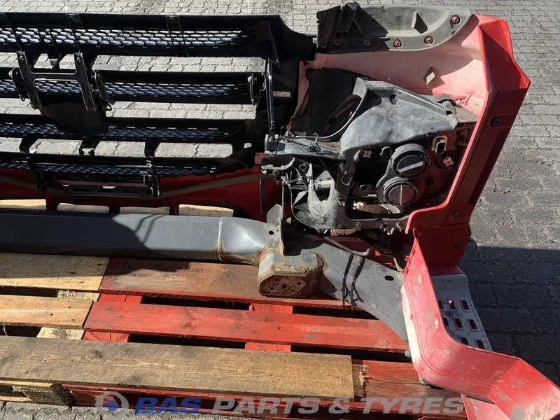 DAF XF106 - Parachoques para Camión: foto 5 DAF XF106 - Parachoques para Camión: foto 5