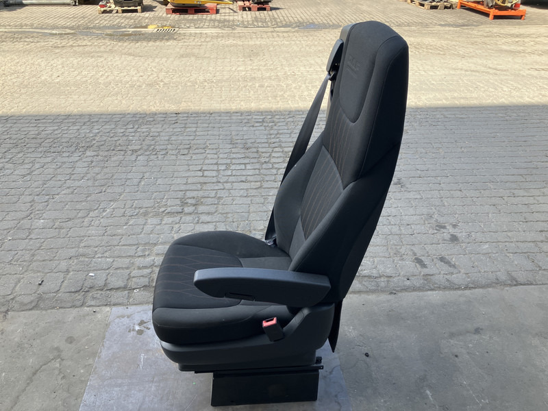 DAF XF106 - Asiento para Camión: foto 2 DAF XF106 - Asiento para Camión: foto 2