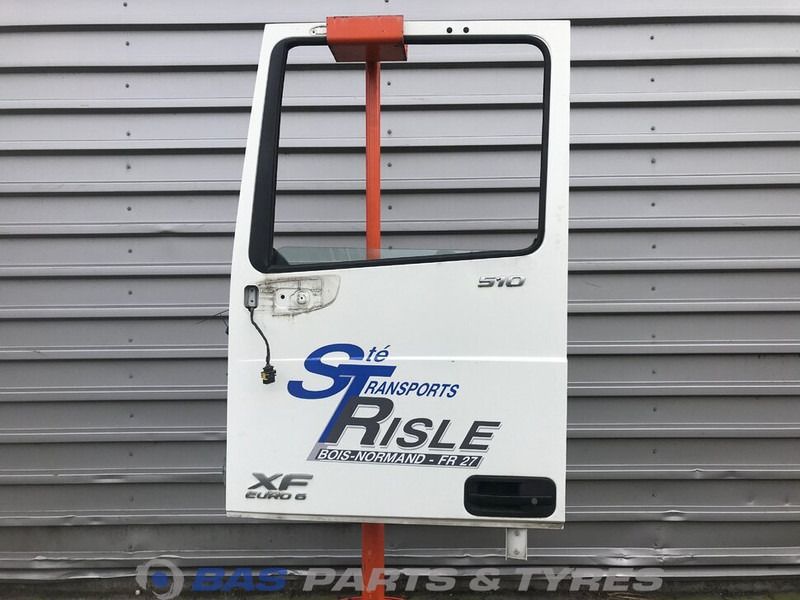 DAF XF106 Portier Links DAF 1881862 - Puerta y piezas para Camión: foto 1 DAF XF106 Portier Links DAF 1881862 - Puerta y piezas para Camión: foto 1