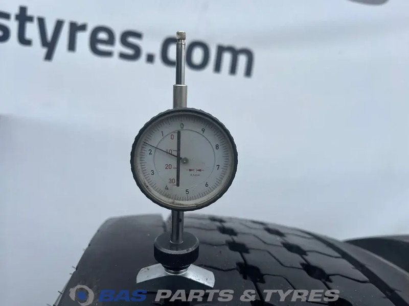 DUNLOP Dunlop 385/65R22.5 SP346 160/158 K M+S 3PMSF gebruikte set - Neumático para Camión: foto 3 DUNLOP Dunlop 385/65R22.5 SP346 160/158 K M+S 3PMSF gebruikte set - Neumático para Camión: foto 3