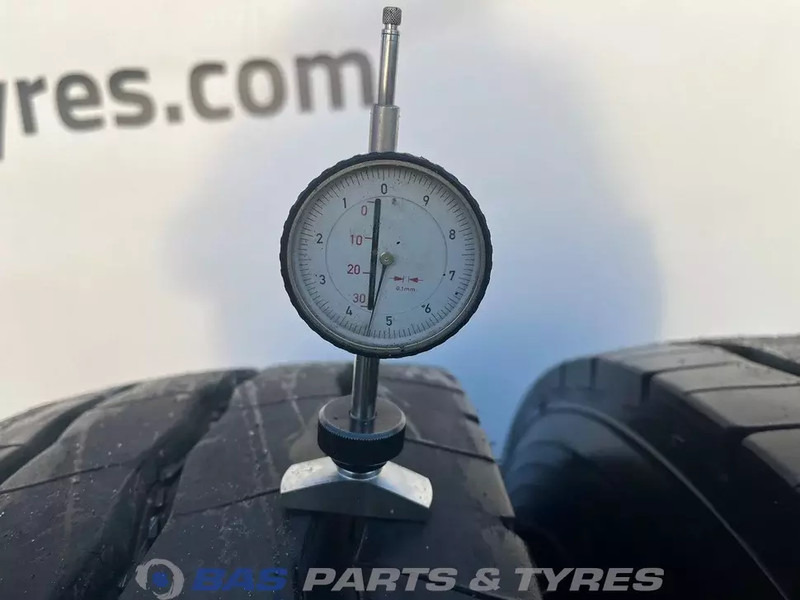 Goodyear Goodyear 13R22.5 OMNITRAC S 156/150 K M+S 3PMSF gebruikte set - Neumático para Camión: foto 3 Goodyear Goodyear 13R22.5 OMNITRAC S 156/150 K M+S 3PMSF gebruikte set - Neumático para Camión: foto 3