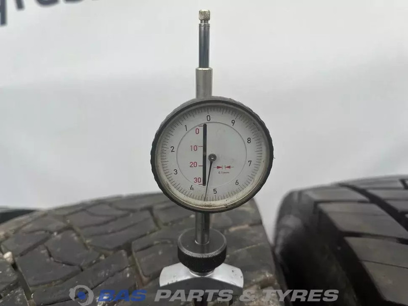 Goodyear Goodyear 315/70R22.5 KMAX D G2 154/152 M+S 3PMSF gebruikte set - Neumático para Camión: foto 3 Goodyear Goodyear 315/70R22.5 KMAX D G2 154/152 M+S 3PMSF gebruikte set - Neumático para Camión: foto 3