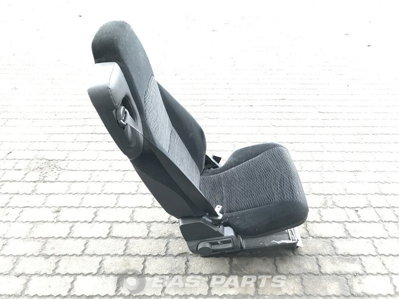 Mercedes-Benz Actros MP4 Bijrijdersstoel Mercedes A 960 910 38 03 - Asiento para Camión: foto 4 Mercedes-Benz Actros MP4 Bijrijdersstoel Mercedes A 960 910 38 03 - Asiento para Camión: foto 4