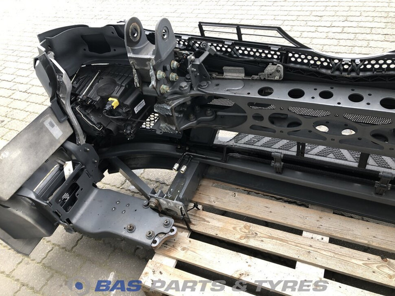 Mercedes-Benz Antos MP4 - Parachoques para Camión: foto 4 Mercedes-Benz Antos MP4 - Parachoques para Camión: foto 4