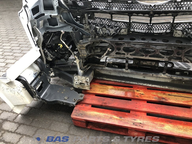 Mercedes-Benz Antos MP4 - Parachoques para Camión: foto 4 Mercedes-Benz Antos MP4 - Parachoques para Camión: foto 4