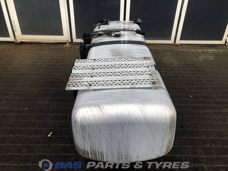 Mercedes-Benz Brandstoftank Mercedes 660 Liter A 960 470 36 01 - Depósito de combustible para Camión: foto 4 Mercedes-Benz Brandstoftank Mercedes 660 Liter A 960 470 36 01 - Depósito de combustible para Camión: foto 4