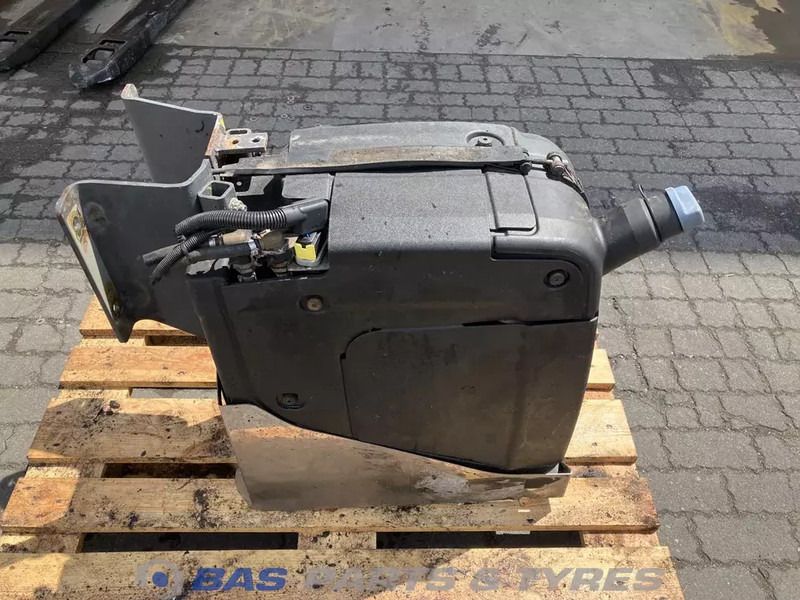 DAF DAF AdBlue tank 1928707 - Piezas de recambio para Camión: foto 4 DAF DAF AdBlue tank 1928707 - Piezas de recambio para Camión: foto 4