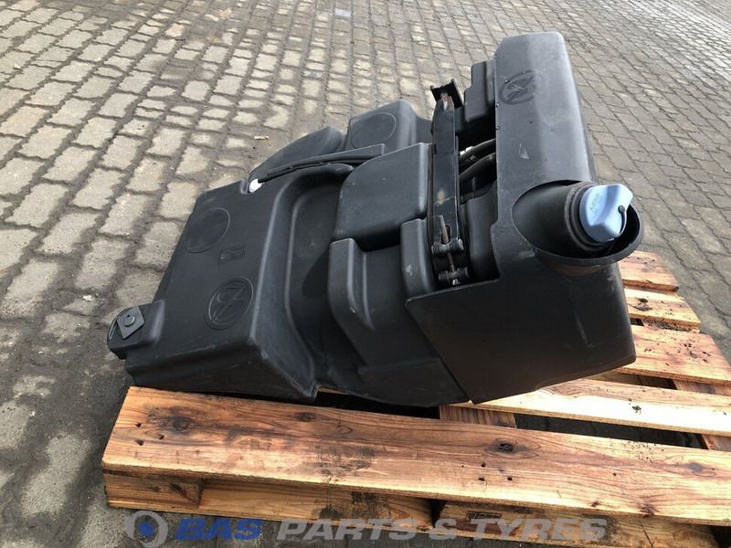 DAF DAF AdBlue tank 2022771 - Piezas de recambio para Camión: foto 4 DAF DAF AdBlue tank 2022771 - Piezas de recambio para Camión: foto 4