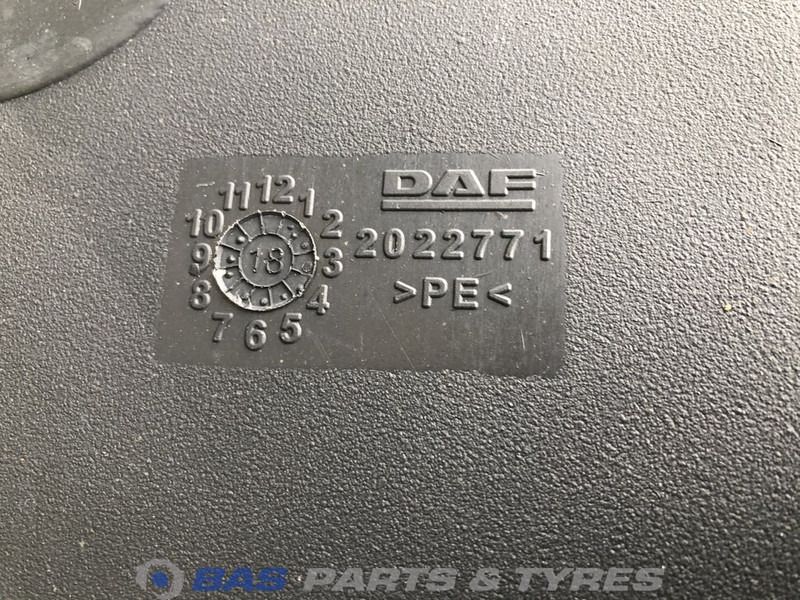 DAF DAF AdBlue tank 2022771 - Piezas de recambio para Camión: foto 5 DAF DAF AdBlue tank 2022771 - Piezas de recambio para Camión: foto 5