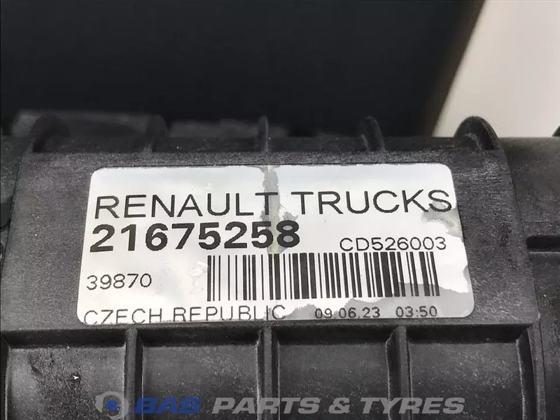 Renault D-Serie - Radiador para Camión: foto 3 Renault D-Serie - Radiador para Camión: foto 3