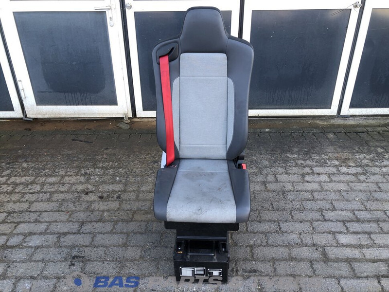Renault T-Serie Bijrijdersstoel Renault 7482269090 - Asiento para Camión: foto 1 Renault T-Serie Bijrijdersstoel Renault 7482269090 - Asiento para Camión: foto 1