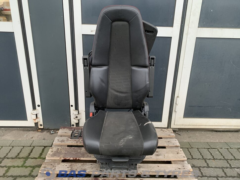 Volvo FH4 Bestuurdersstoel Volvo 21209356 - Asiento para Camión: foto 1 Volvo FH4 Bestuurdersstoel Volvo 21209356 - Asiento para Camión: foto 1