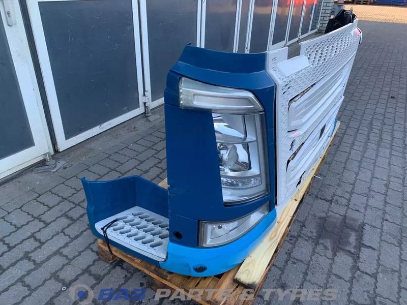 Volvo FH4 Bumper Volvo 21221138 - Parachoques para Camión: foto 2 Volvo FH4 Bumper Volvo 21221138 - Parachoques para Camión: foto 2