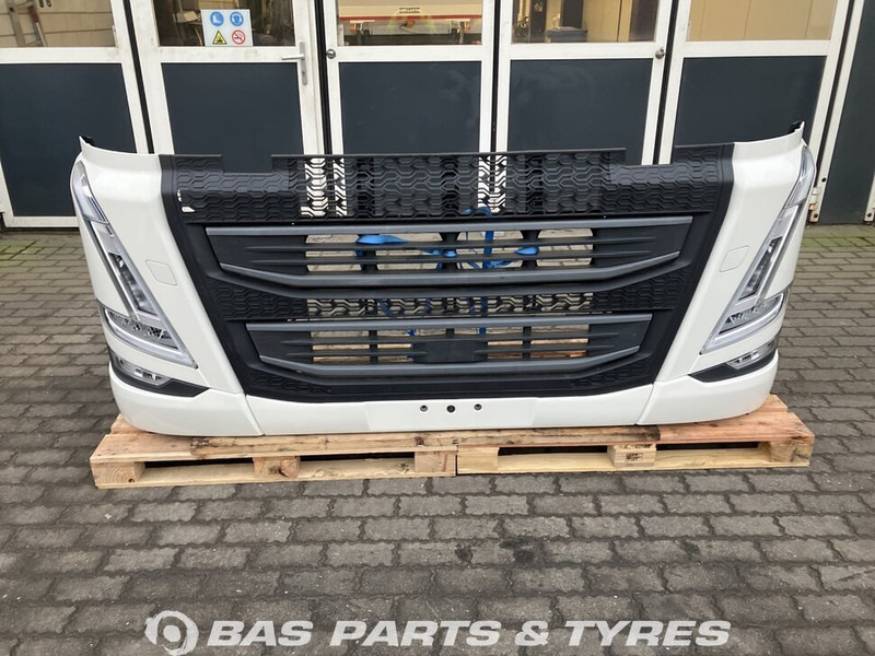 Volvo FH4B - Parachoques para Camión: foto 1 Volvo FH4B - Parachoques para Camión: foto 1