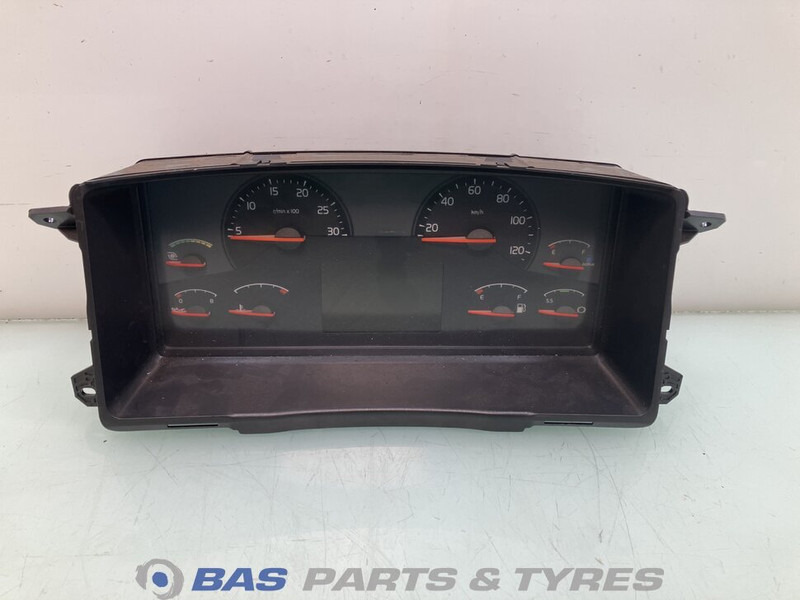 Volvo FM3 - Salpicadero para Camión: foto 1 Volvo FM3 - Salpicadero para Camión: foto 1