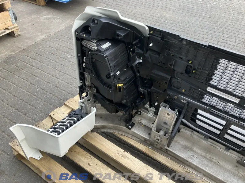 Volvo FM5 Bumper Volvo 82491840 - Parachoques para Camión: foto 5 Volvo FM5 Bumper Volvo 82491840 - Parachoques para Camión: foto 5