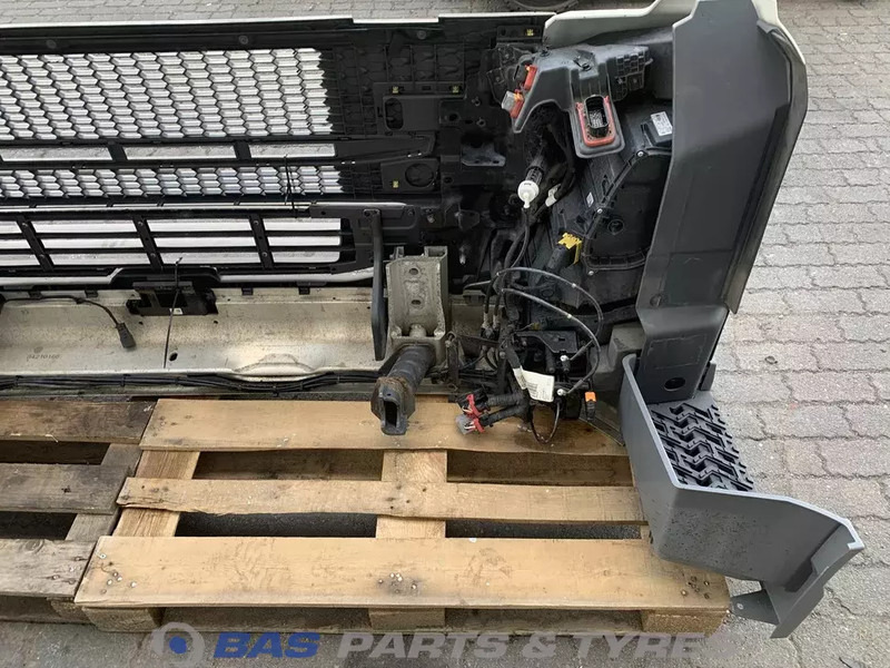 Volvo FM5 Bumper Volvo 82491840 - Parachoques para Camión: foto 5 Volvo FM5 Bumper Volvo 82491840 - Parachoques para Camión: foto 5