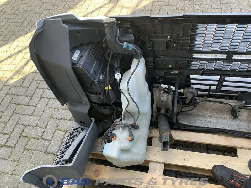 Volvo FM5 - Parachoques para Camión: foto 4 Volvo FM5 - Parachoques para Camión: foto 4