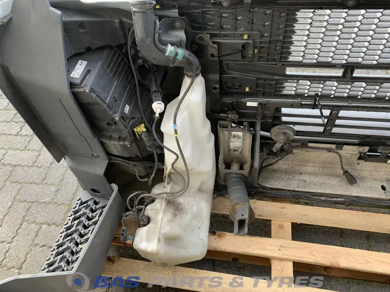 Volvo FM5 - Parachoques para Camión: foto 4 Volvo FM5 - Parachoques para Camión: foto 4