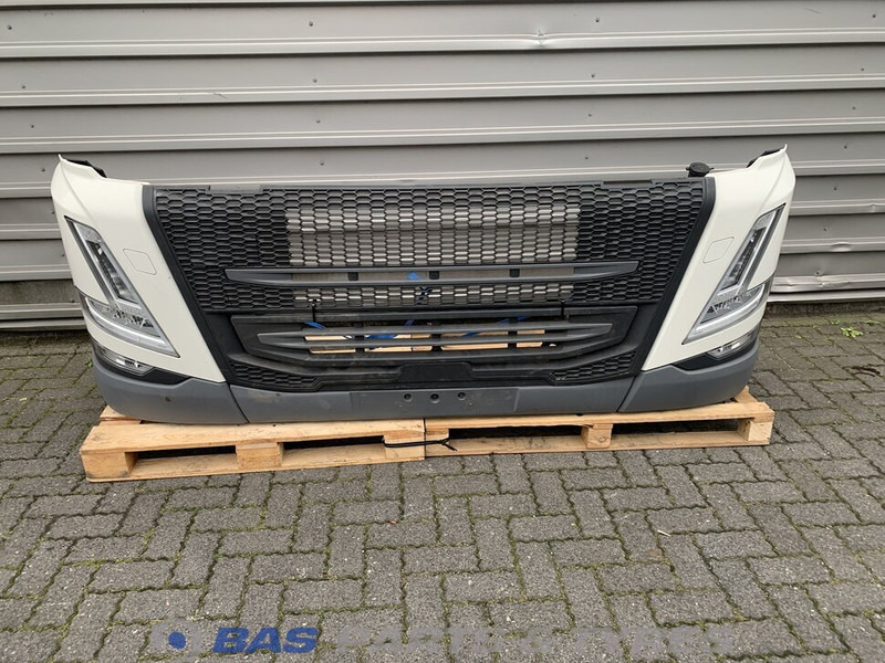 Volvo FM5 - Parachoques para Camión: foto 1 Volvo FM5 - Parachoques para Camión: foto 1