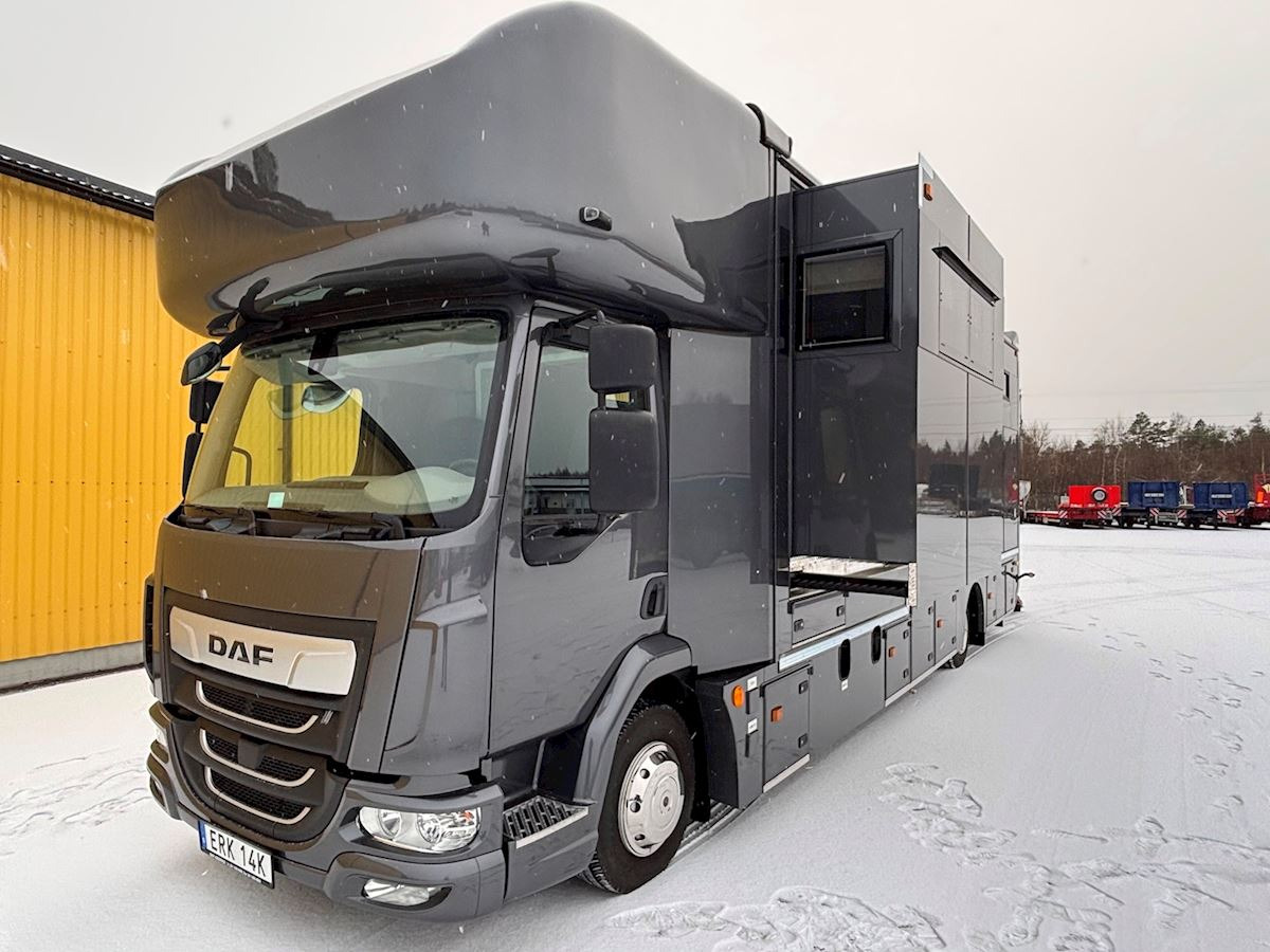 DAF Lehel horsebox 210 LF - Camión para caballos: foto 1 DAF Lehel horsebox 210 LF - Camión para caballos: foto 1