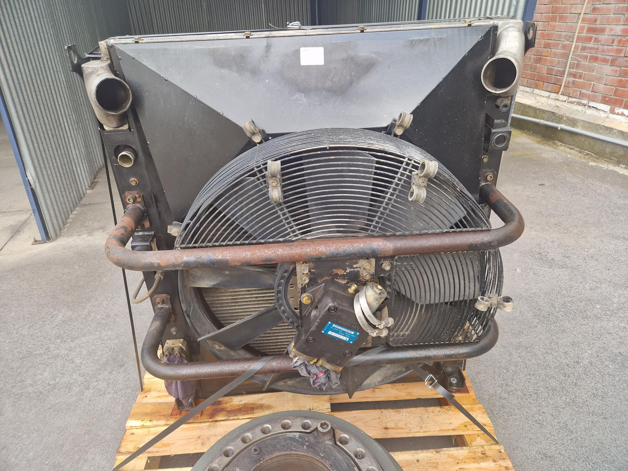 RADIADOR LIEBHERR R914B - Radiador para Maquinaria de construcción: foto 1 RADIADOR LIEBHERR R914B - Radiador para Maquinaria de construcción: foto 1