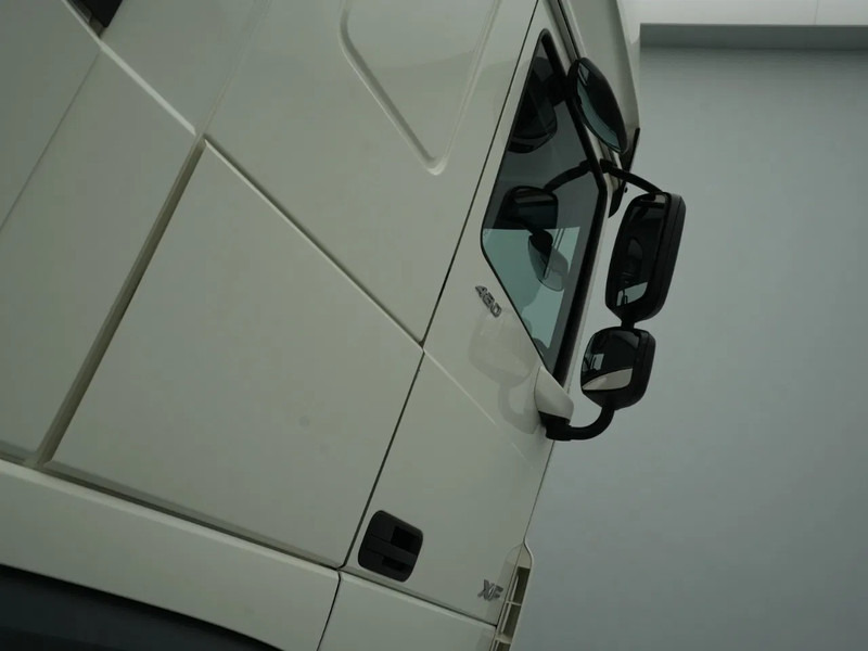 Cabeza tractora DAF XF 480 FT Super Space Cab, 2x Tanks, PTO Prep: foto 10