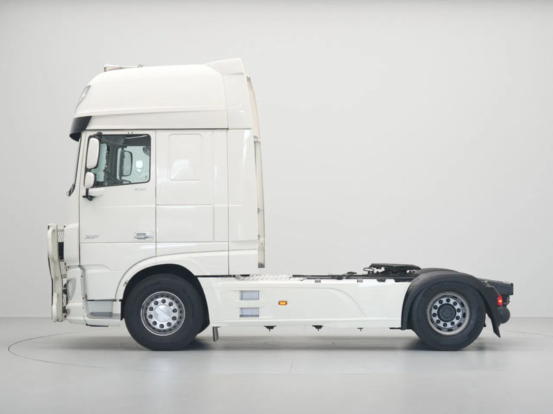 DAF XF 530 FT, Super Space Cab, Intarder, Rema, BullBar, 2x Tanks, New APK, New Tacho - Cabeza tractora: foto 2 DAF XF 530 FT, Super Space Cab, Intarder, Rema, BullBar, 2x Tanks, New APK, New Tacho - Cabeza tractora: foto 2