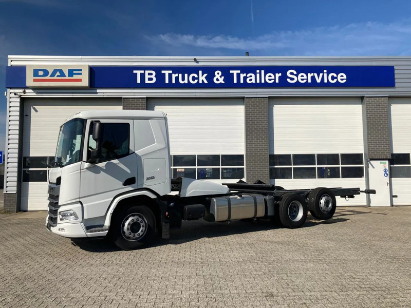 DAF XD 450 FAN CHASSIS SLEEPER CAB PTO STEERING LIFTAXLE 480WB - NEW - Chasis camión: foto 1 DAF XD 450 FAN CHASSIS SLEEPER CAB PTO STEERING LIFTAXLE 480WB - NEW - Chasis camión: foto 1