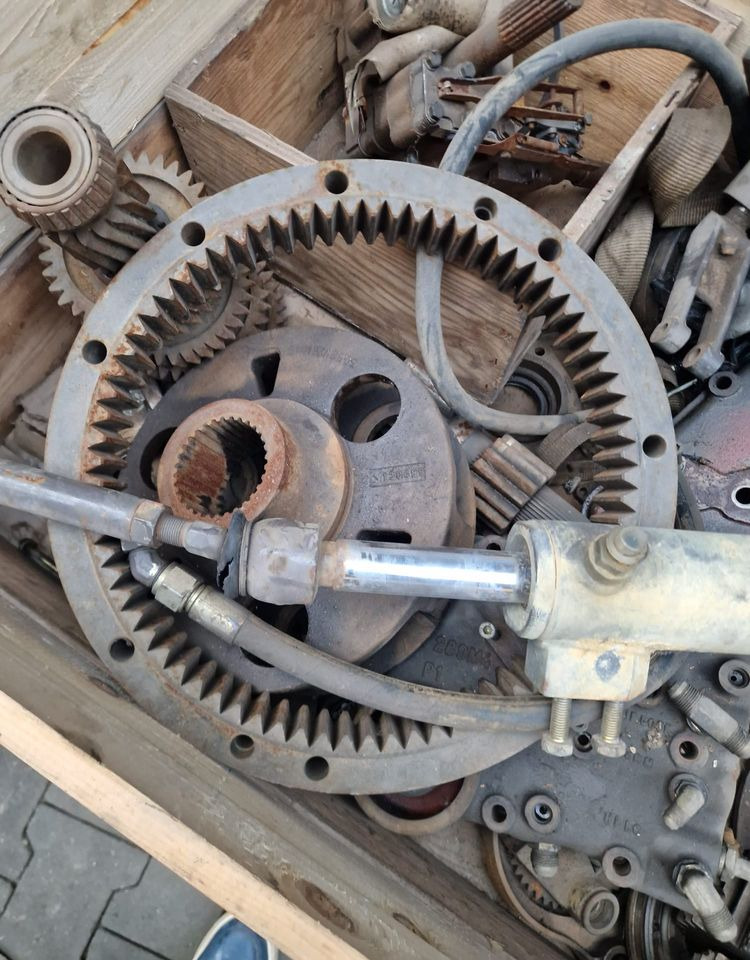 Części do Ciągnika Massey Ferguson MF 3000, 6000 Części do skrzyni biegów - Caja de cambios y piezas para Maquinaria agrícola: foto 2 Części do Ciągnika Massey Ferguson MF 3000, 6000 Części do skrzyni biegów - Caja de cambios y piezas para Maquinaria agrícola: foto 2