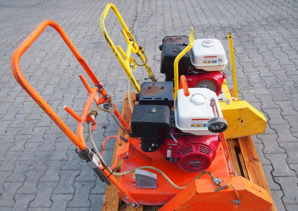 Piła do cięcia GOLZ FS 170 2006 PIŁA DO CIĘCIA asfaltu i betonu - Equipo de construcción: foto 2 Piła do cięcia GOLZ FS 170 2006 PIŁA DO CIĘCIA asfaltu i betonu - Equipo de construcción: foto 2