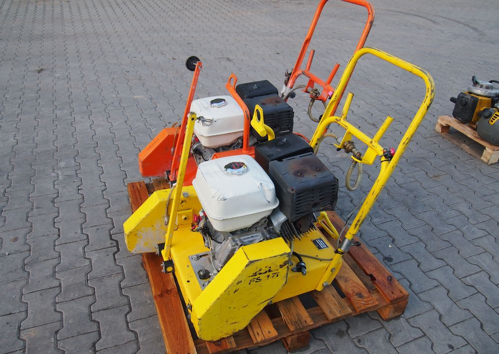 Piła do cięcia GOLZ FS 170 2006 PIŁA DO CIĘCIA asfaltu i betonu - Equipo de construcción: foto 4 Piła do cięcia GOLZ FS 170 2006 PIŁA DO CIĘCIA asfaltu i betonu - Equipo de construcción: foto 4