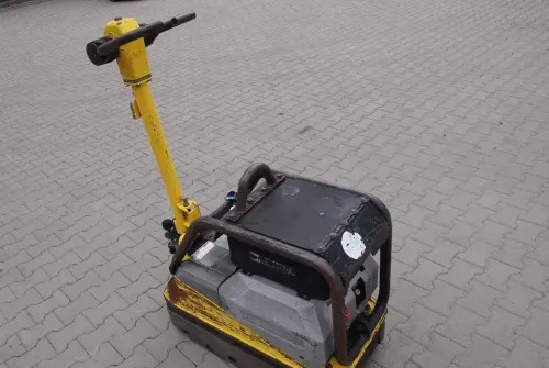 Ubijarka Wacker 4045 2011 - Plancha reversible: foto 1 Ubijarka Wacker 4045 2011 - Plancha reversible: foto 1