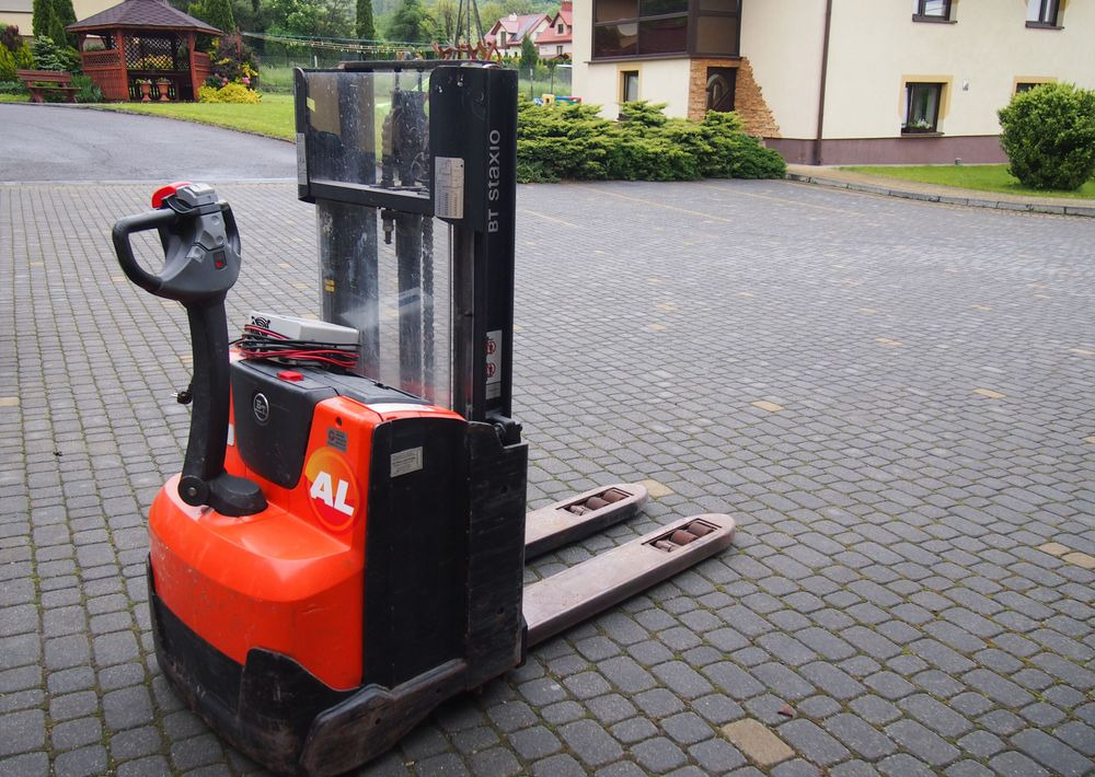 Wózek elektryczny Toyota 2013 - Carretilla elevadora eléctrica: foto 2 Wózek elektryczny Toyota 2013 - Carretilla elevadora eléctrica: foto 2