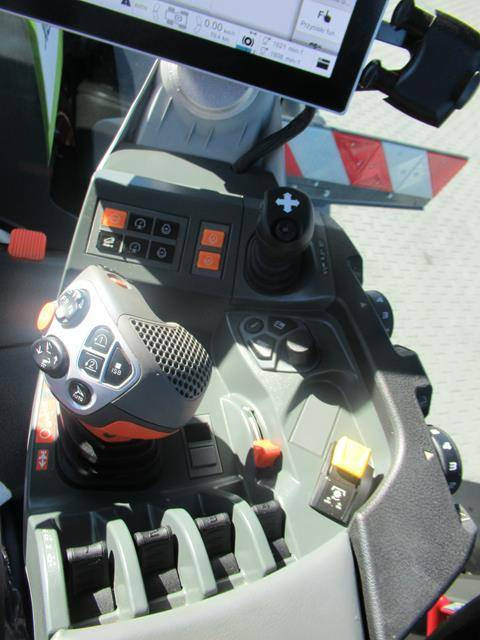 Tractor Claas Xerion 5000 Trac: foto 21