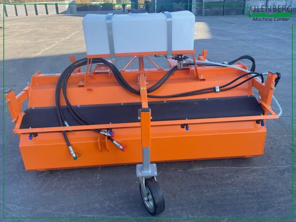 Pom AUGUSTOW T801/1 - Implemento para Tractor municipal: foto 5 Pom AUGUSTOW T801/1 - Implemento para Tractor municipal: foto 5