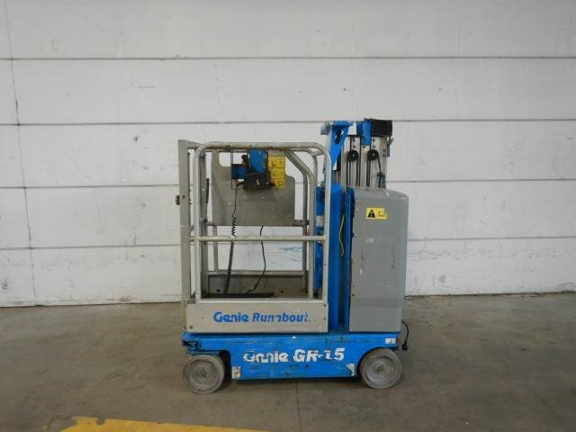 Genie GR15 - Plataforma de mástil vertical: foto 1 Genie GR15 - Plataforma de mástil vertical: foto 1