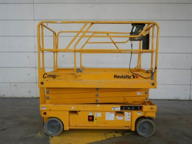 Haulotte Compact 10 - Plataforma de tijeras: foto 1 Haulotte Compact 10 - Plataforma de tijeras: foto 1