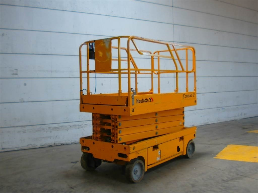 Haulotte Compact 12 - Plataforma de tijeras: foto 4 Haulotte Compact 12 - Plataforma de tijeras: foto 4
