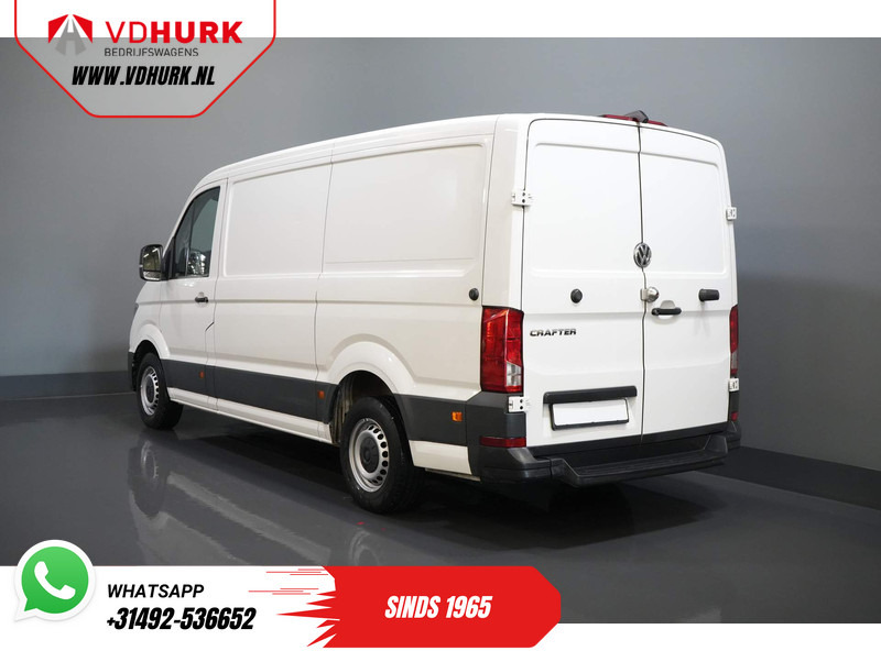 Volkswagen Crafter 2.0 TDI L3H2 Gev.stoel/ CarPlay/ Camera/ Cruise/ Airco/ 270Gr. deuren - Furgoneta pequeña: foto 2 Volkswagen Crafter 2.0 TDI L3H2 Gev.stoel/ CarPlay/ Camera/ Cruise/ Airco/ 270Gr. deuren - Furgoneta pequeña: foto 2