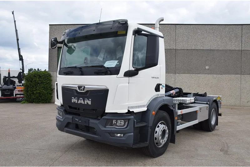 MAN TGM 18.320 - Multibasculante camión: foto 4 MAN TGM 18.320 - Multibasculante camión: foto 4