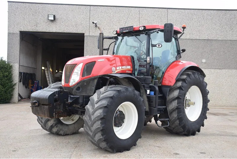 New Holland T7.270 4WD SA T7.270 4WD SA - Maquinaria agrícola: foto 1 New Holland T7.270 4WD SA T7.270 4WD SA - Maquinaria agrícola: foto 1