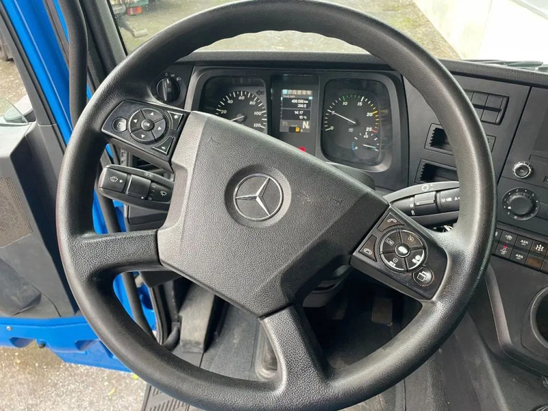 Mercedes-Benz Arocs 3342 *6x6*meegestuurd as*2zijdige kipper*Airco*Bluetooth - Volquete camión, Camión grúa: foto 4 Mercedes-Benz Arocs 3342 *6x6*meegestuurd as*2zijdige kipper*Airco*Bluetooth - Volquete camión, Camión grúa: foto 4