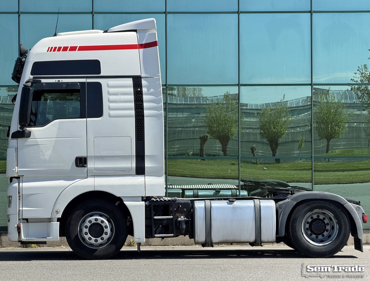 MAN TGX 18.460 Euro 6 Smart Tacho 2X Tanks Park Airco 675.000 KM NL-Truck 2 Pieces Available - Cabeza tractora: foto 2 MAN TGX 18.460 Euro 6 Smart Tacho 2X Tanks Park Airco 675.000 KM NL-Truck 2 Pieces Available - Cabeza tractora: foto 2