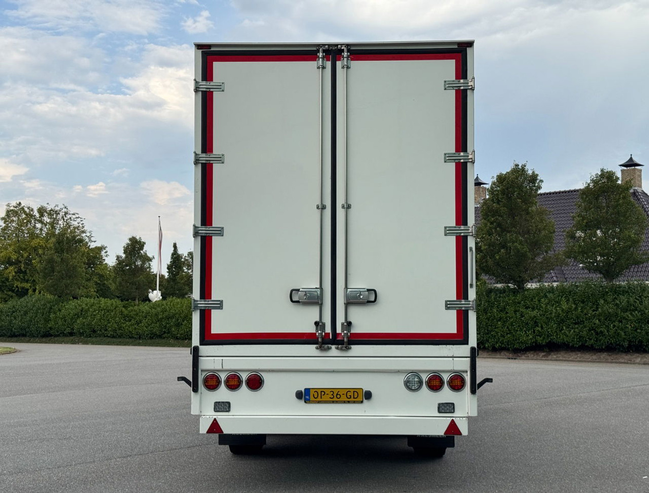 FAG 2 AS Burgers BAK Geisoleerd Gegalvaniseerd Chassis ZO Goed ALS Nieuw Direct Leverbaar 1325 x 244 x 267 CM Inwendig - Caja cerrada semirremolque: foto 4 FAG 2 AS Burgers BAK Geisoleerd Gegalvaniseerd Chassis ZO Goed ALS Nieuw Direct Leverbaar 1325 x 244 x 267 CM Inwendig - Caja cerrada semirremolque: foto 4