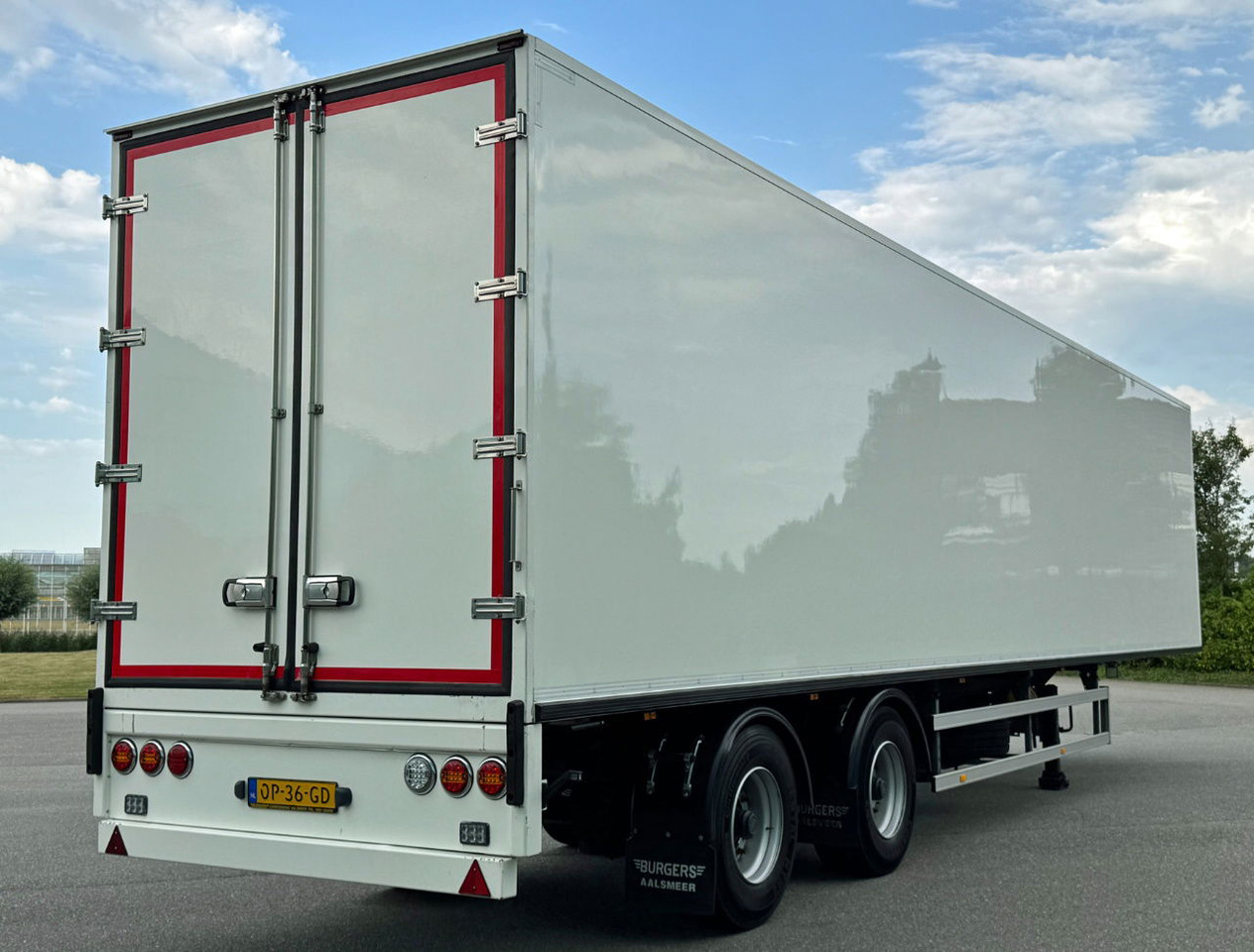 FAG 2 AS Burgers BAK Geisoleerd Gegalvaniseerd Chassis ZO Goed ALS Nieuw Direct Leverbaar 1325 x 244 x 267 CM Inwendig - Caja cerrada semirremolque: foto 5 FAG 2 AS Burgers BAK Geisoleerd Gegalvaniseerd Chassis ZO Goed ALS Nieuw Direct Leverbaar 1325 x 244 x 267 CM Inwendig - Caja cerrada semirremolque: foto 5