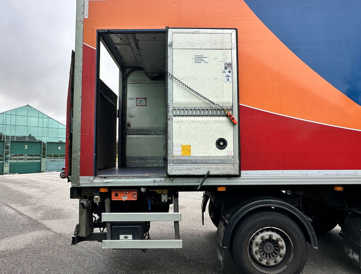Frigorífico semirremolque Gray and Adams City Trailer Carrier Vector 1850 MT TRI-Temp Tail Lift Side Door Steering Axle 3 Pieces Available: foto 14 Frigorífico semirremolque Gray and Adams City Trailer Carrier Vector 1850 MT TRI-Temp Tail Lift Side Door Steering Axle 3 Pieces Available: foto 14
